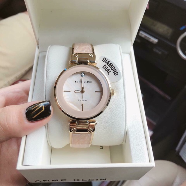 Đồng hồ nữ ANNE KLEIN model AK/2512LPGB dáng kiềng