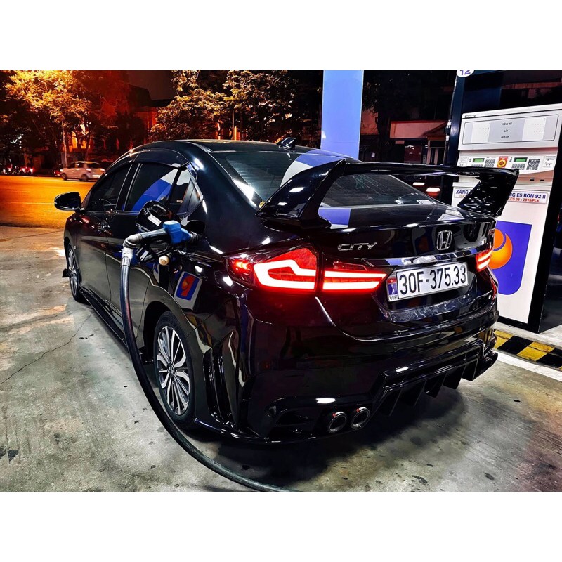 Đuôi gió thể thao ô tô các dòng xe sedan