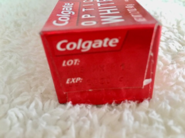 Kem đánh trắng răng Colgate Optic White - Sparkling White - 48g - MỸ