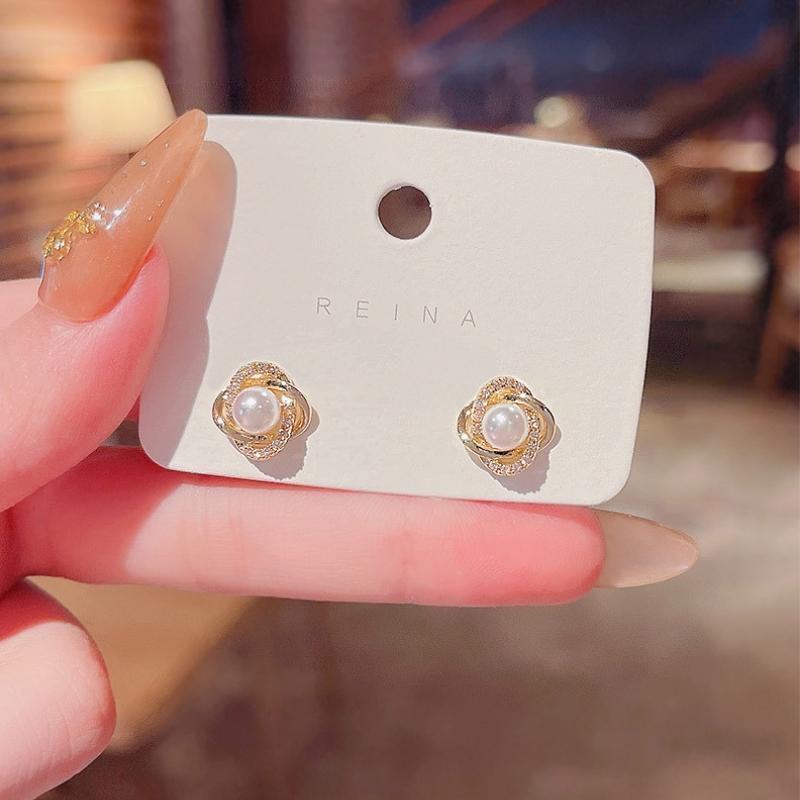 Bông tai nữ ngọc trai nhân tạo nhỏ đính đá basic đơn giản thanh lịch Annie - VV57