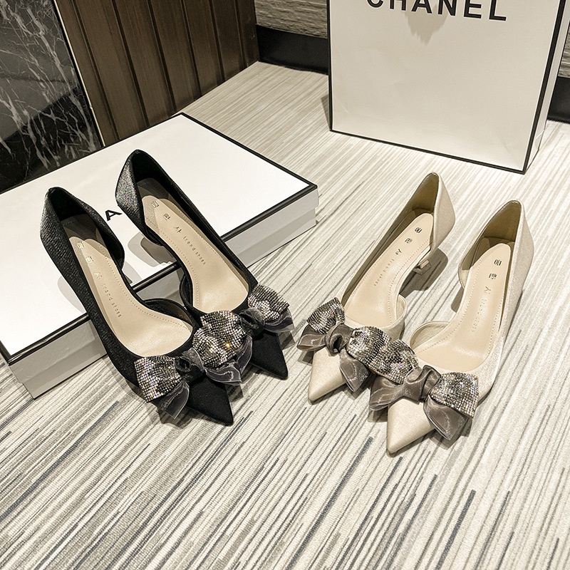 Giày Cao Gót Mũi Nhọn Đính Nơ Màu Đen Phong Cách Hàn Quốc Quyến Rũ Cho Nữ