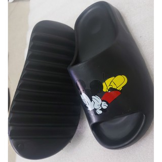 Dép bánh mì hình chuột mickey