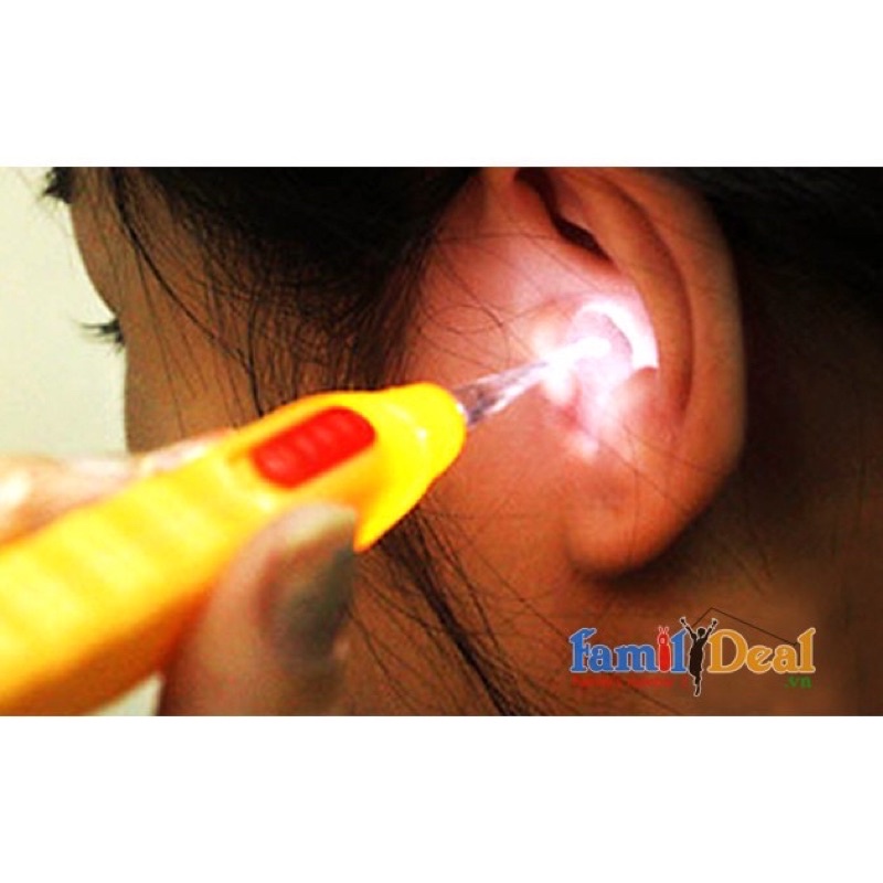 Cây ngoáy tai có đèn tiện dụng cho cả nhà