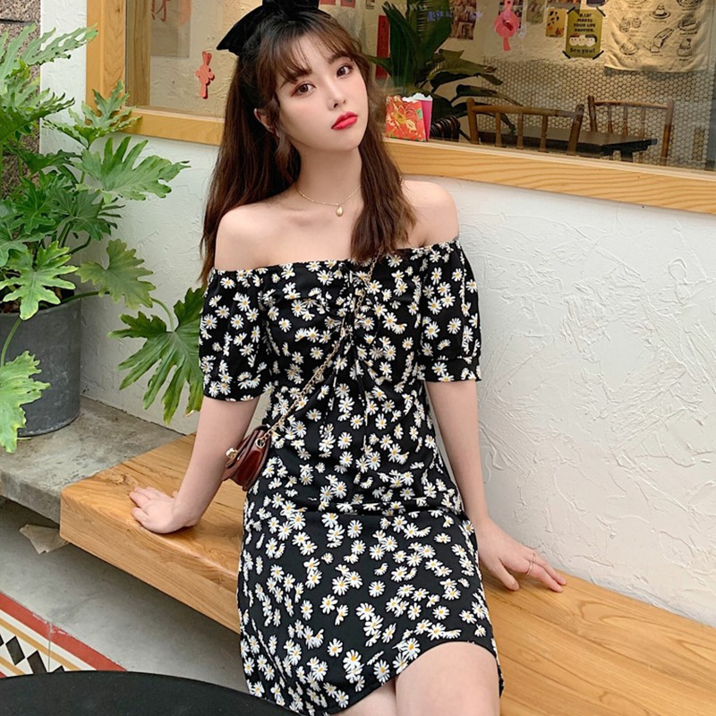Đầm Tay Ngắn Hoạ Tiết Hoa Thiết Kế Trễ Vai Nữ Tính