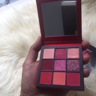 Bảng phấn trang điểm mắt 9 ô Huda Beauty Ruby Obsessions