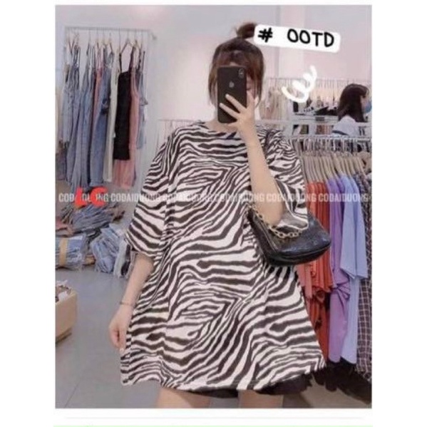 Áo thun hoạ tiết phom rộng