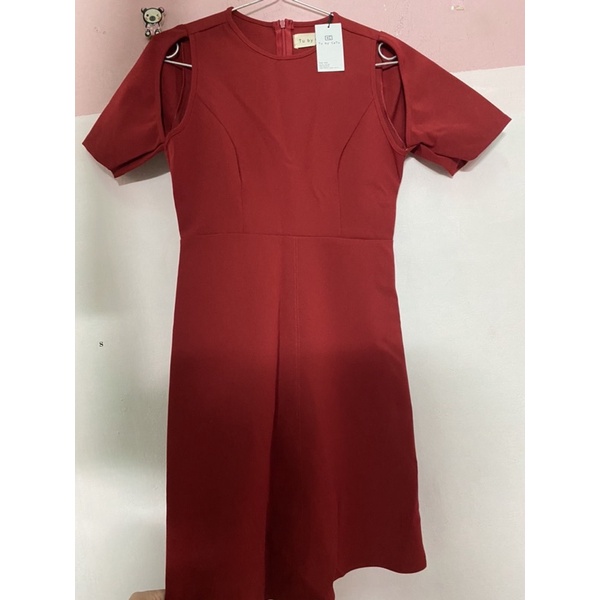 Thanh lý đầm Tubycatu hở vai