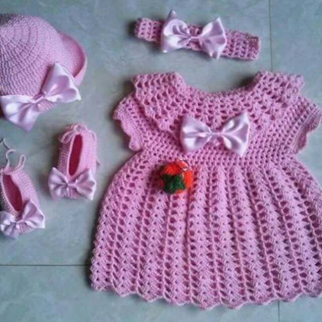 váy len handmade cho bé
