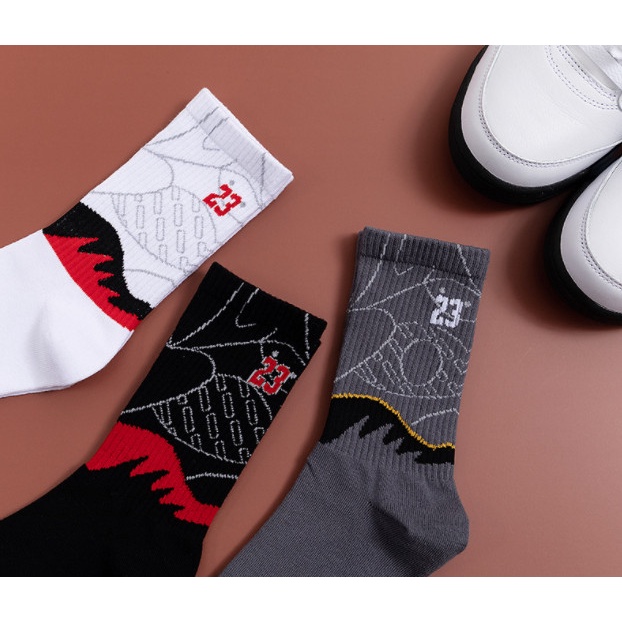 Vớ Tất cotton thể thao cao cổ Nam Nữ phong cách trẻ trung, năng động.