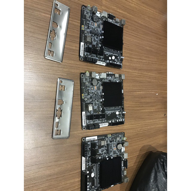 Main ITX j1900 4core 1.9Ghz, 5 cổng Sata  95