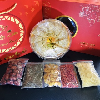 Nguyên liệu chưng yến gồm 5 món Táo đỏ Hàn Quốc, Kỷ Tử Ninh Hạ, Đường phèn Quảng Ngãi, Hạt chia Úc & Long nhãn Hưng Yên