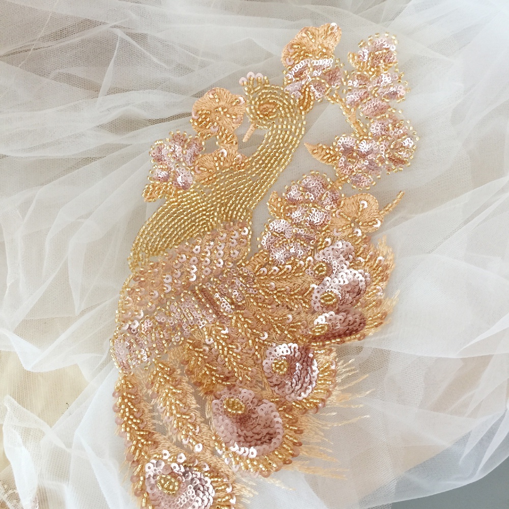 Miếng vá quần áo dạng dán thiết kế con công màu vàng đính đá nhân tạo kích thước 30x15cm