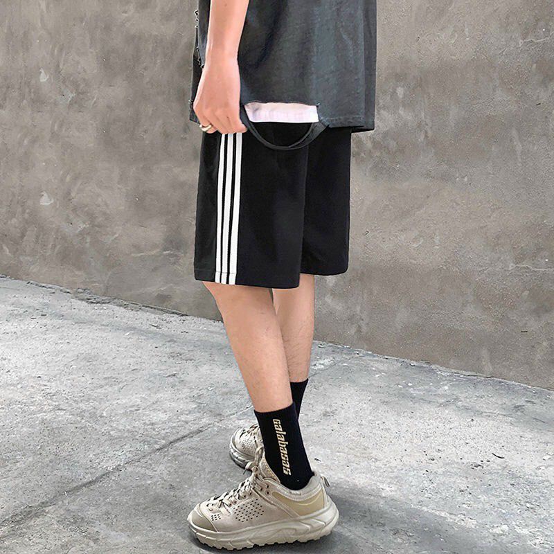 Có bigsize - Quần short thể thao viền 3 sọc màu đen