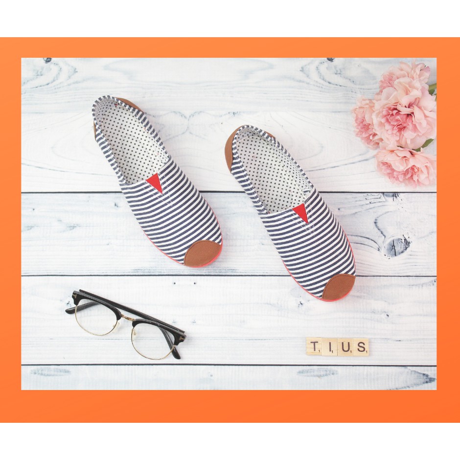 GIÀY SLIP ON  SỌC TRẮNG ĐEN