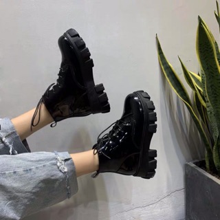 Giày boot cao cổ
