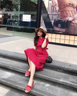 ĐẦM TIỂU THƯ