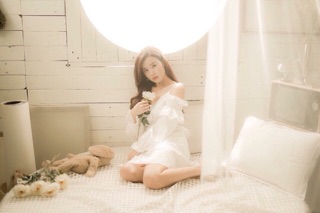 Đầm trễ vai midu