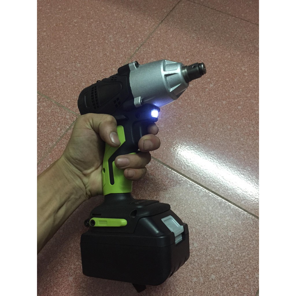 Máy Vặn Bu Lông Sử Dụng Pin 18V-4Ah không chổi than