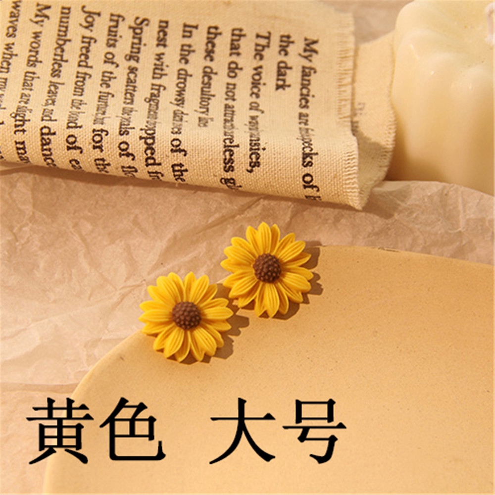 Đôi Khuyên Tai Hình Hoa Cúc Xinh Xắn Cho Nữ