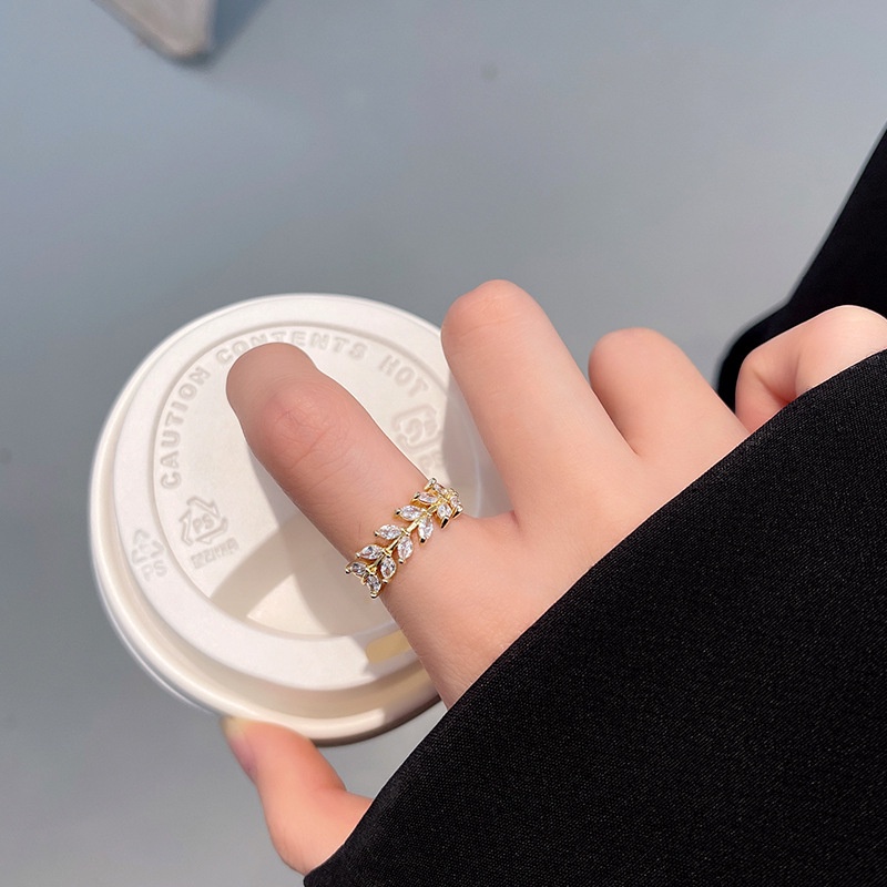 Nhẫn đính đá zircon hình chiếc lá sang trọng hợp thời trang