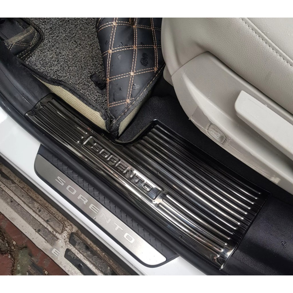 Ốp bậc cửa, nẹp bước chân xe Kia Sorento 2021 2022 2023 mẫu titan cao cấp - 4 ốp