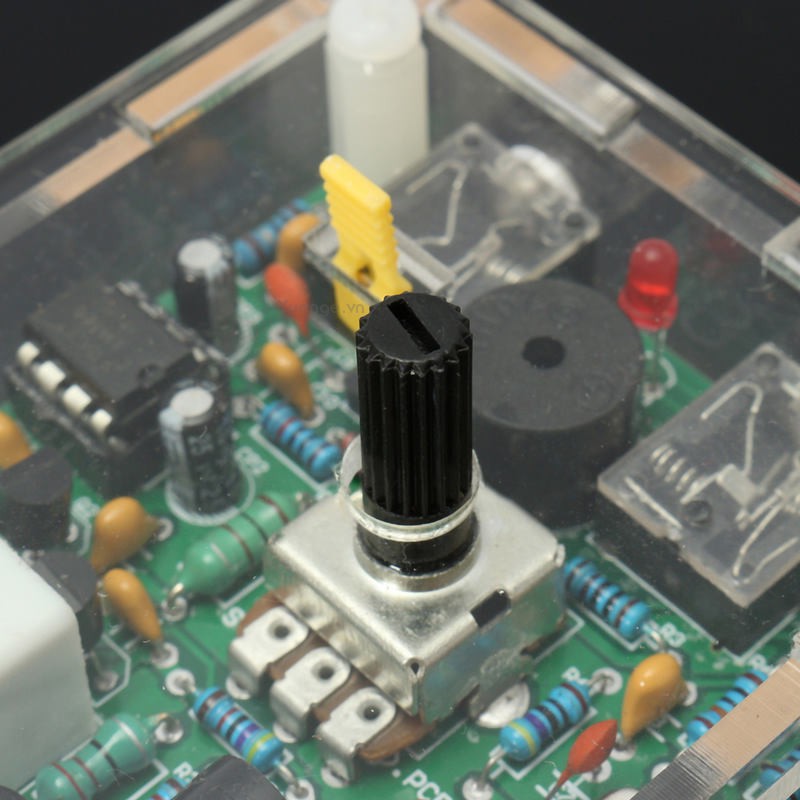 Quần đùi lắp ráp thời trang DC 9-13.8v s-pixie CW qrp 7.023mhz + Case | BigBuy360 - bigbuy360.vn