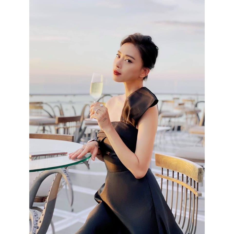 Đầm xòe thiết kế thanh lịch cao cấp