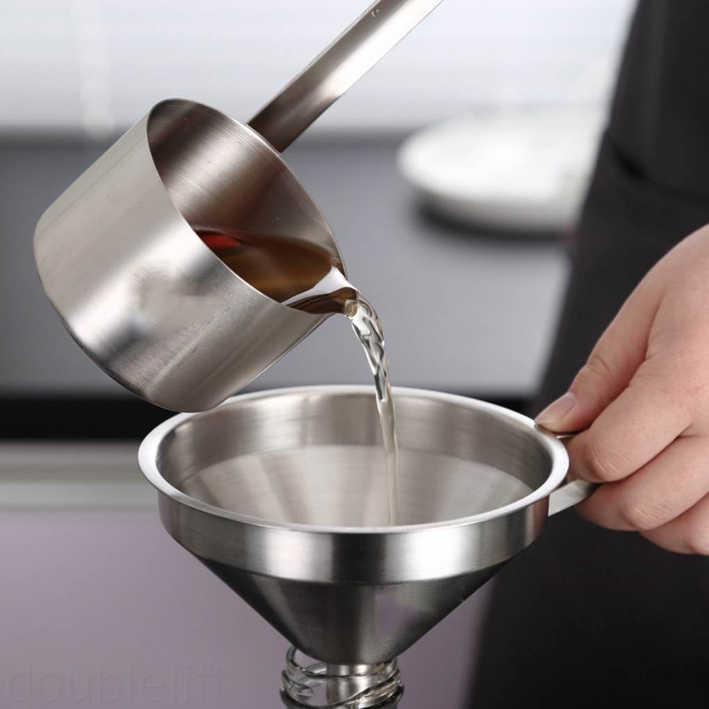 Phễu Inox Miệng Rộng Có Tay Cầm Và Lưới Lọc Tiện Dụng Cho Nhà Bếp
