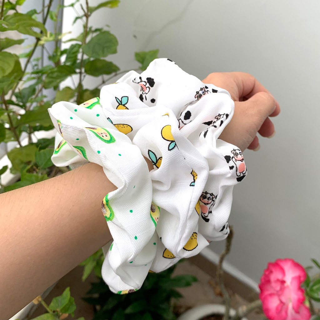 Cột tóc Scrunchies bò sữa chất đũi mịn mát