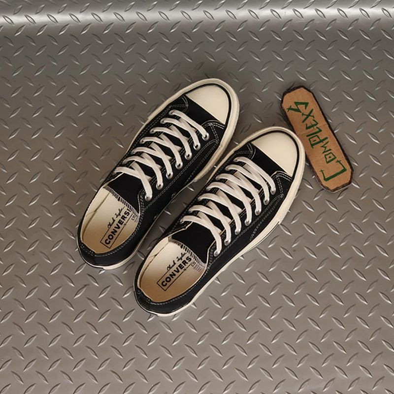 Giày Converse Chuck 70s Cổ Thấp Phối Màu Đen Trắng Cá Tính