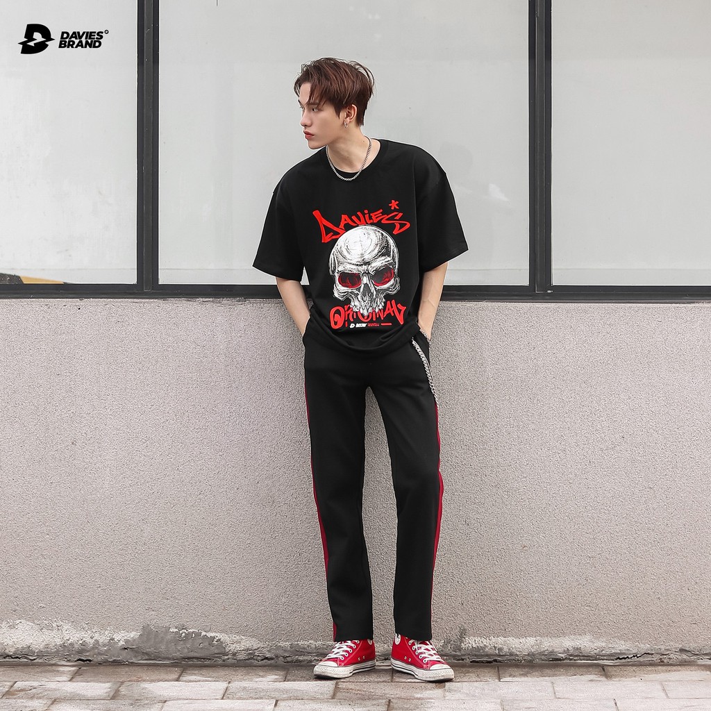 Áo thun tay lỡ nam nữ form rộng màu đen DAVIES - Black Old Skull Tee.