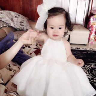 Đầm công chúa xòe trắng