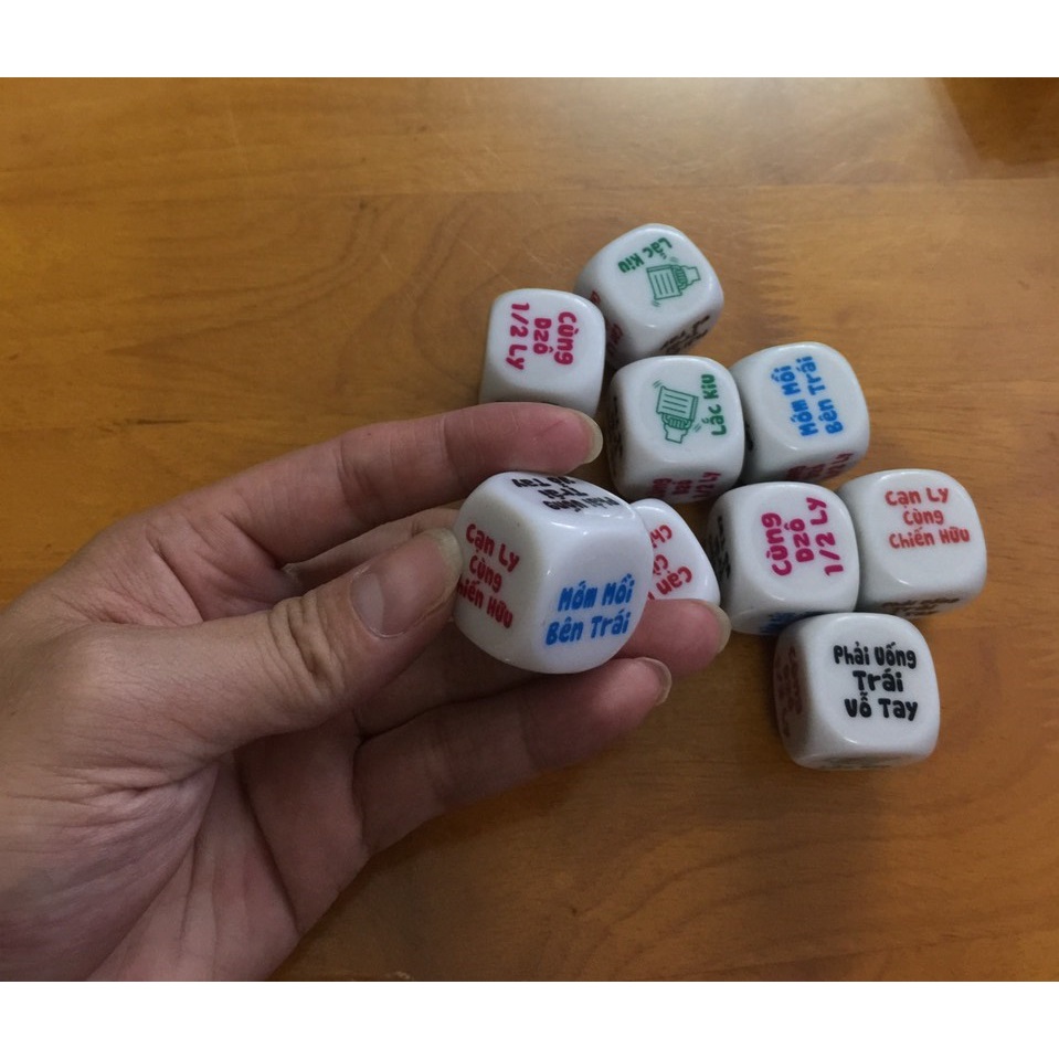 Viên xí ngầu tiếng Việt đồ chơi ăn nhậu, kích thước 2.5cm