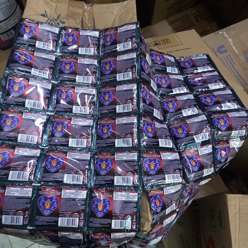 Nước xả vải Comfort hương nước hoa Jennie 1 dây 10 gói