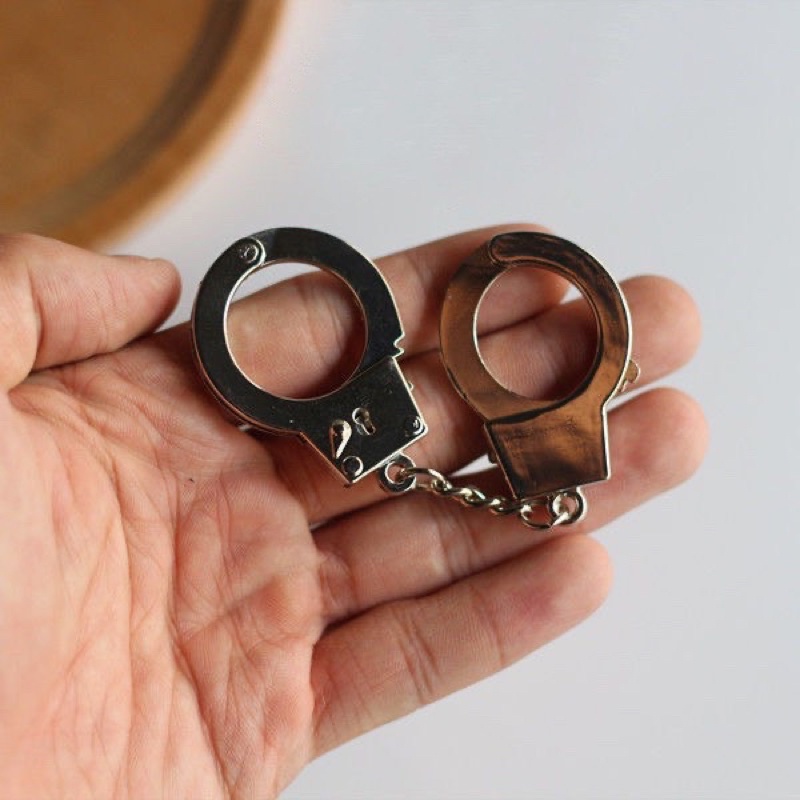móc khoá còng tay mini sáng tạo