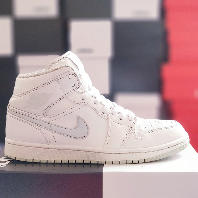Giày thể thao Air Jordan 1 Retro trắng, real 2hand | BigBuy360 - bigbuy360.vn