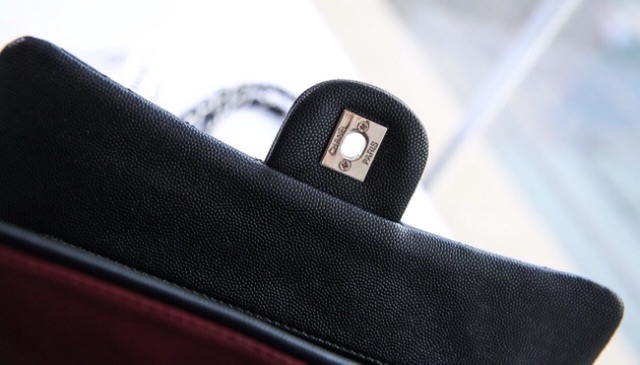 Túi  classic  size 25 tag trắng