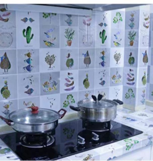 Decal dán bếp tráng nhôm cách nhiệt mẫu hoa và chim khổ 60cm