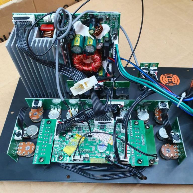 RE NHAT- BO MẠCH LOA KÉO NGUỒN XUYẾN ĐÁNH LOA 5 TẤC TRỞ XUỐNG, ECHO REVERB DSP CÓ ĐÈN LED THEO NHẠC HOT