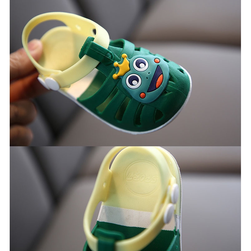 Sandal đi biển chống trượt cho bé từ 1-3 tuổi