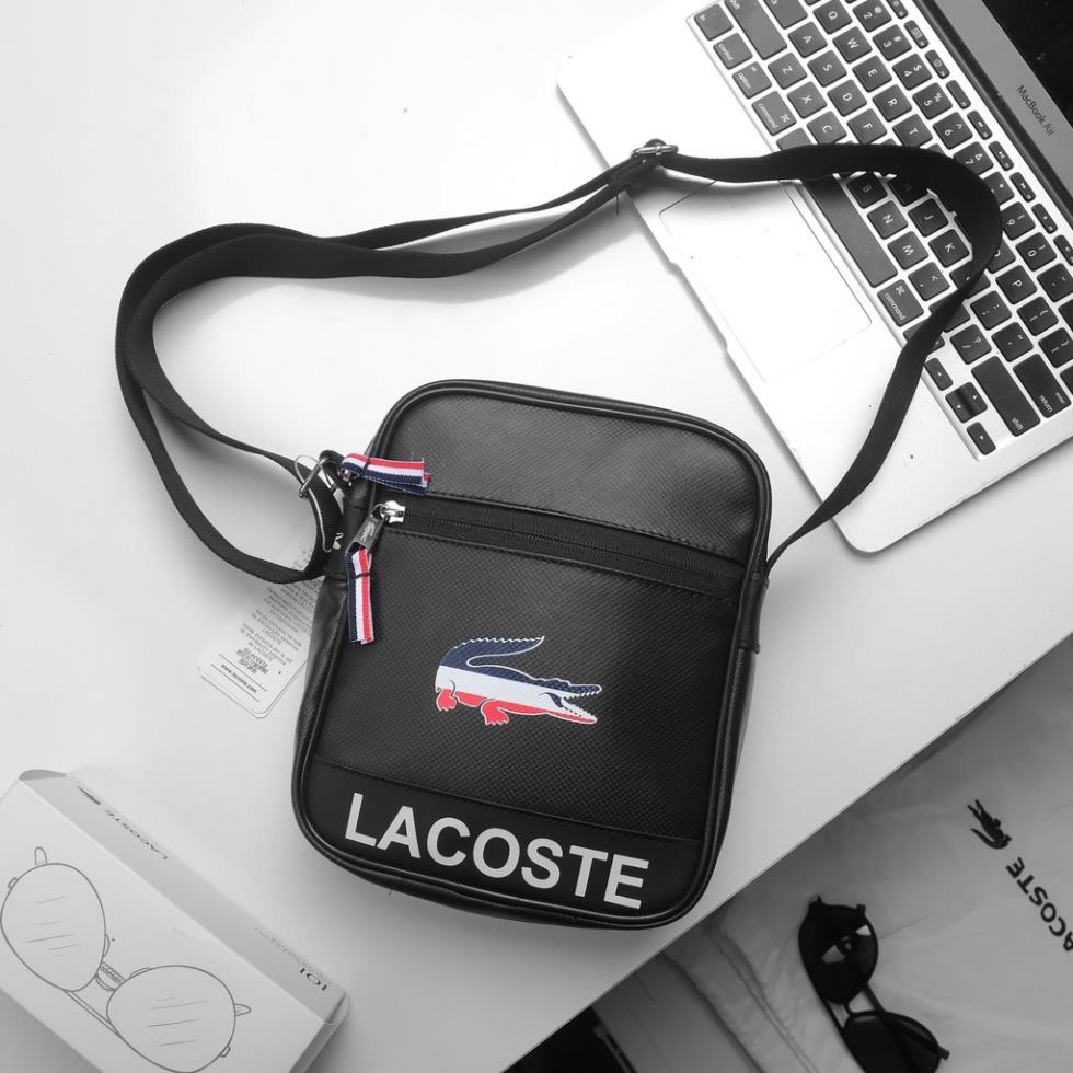 TÚI ĐEO CHÉO LA COSTE PARIS LOGO IN NỔI CAO CẤP, CHẤT DA SI MỜ SANG TRỌNG, CHỐNG THẤM