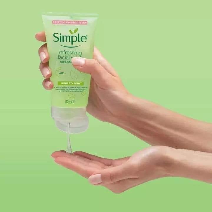 Sữa Rửa Mặt Simple Kind To Skin Dạng Gel (Anh chính hãng)