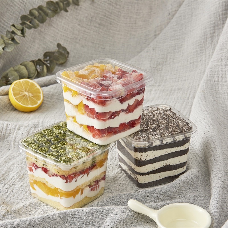 Hộp nhựa vuông đựng bánh tiramisu/mousse