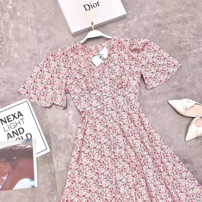 Váy hoa nhí tay bồng dáng dài cho nàng tiểu thư | BigBuy360 - bigbuy360.vn