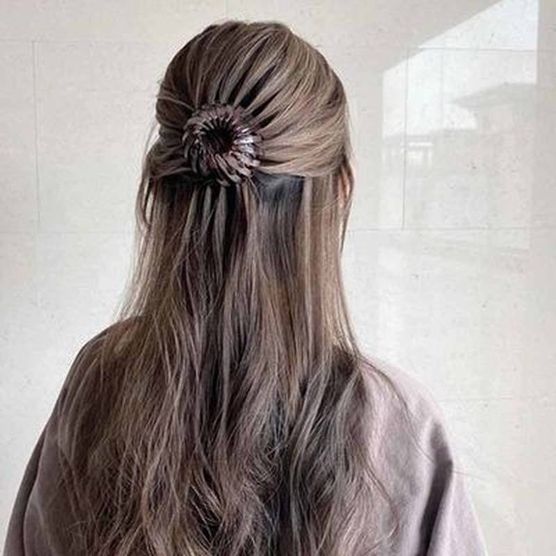 Kẹp tạo kiểu tóc đuôi ngựa phối họa tiết da báo phong cách cổ điển