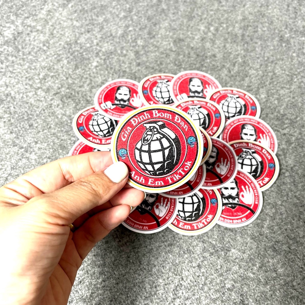 15 tem nhỏ hình CLB - Ông già - Bom Đạn kích thước 5,5cm