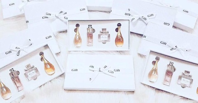 HOT Set nước hoa Dior 4 chai 5ml Cam kết chính hãng , hỗ trợ đổi trả trong 7 ngày <<<<< !! !