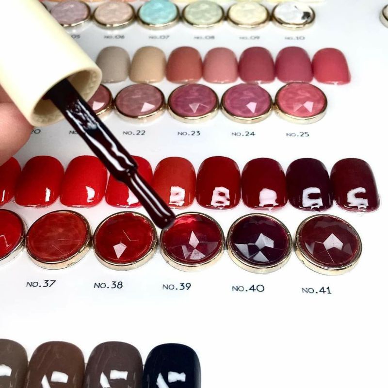 Sơn nhật Minayin - set 70 màu tặng kèm base top và bảng màu