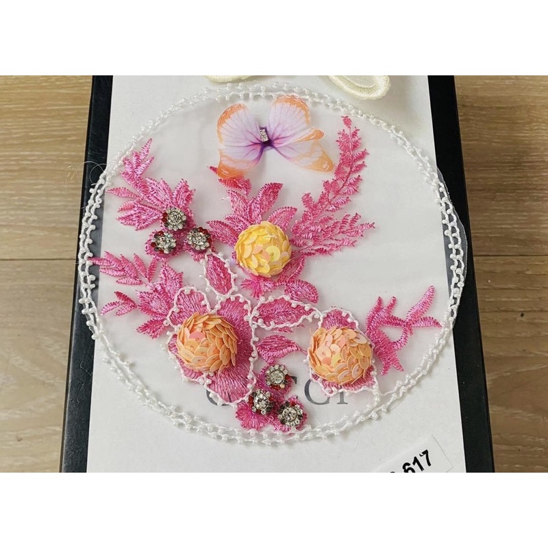 Vòng nguyệt may ngực áo