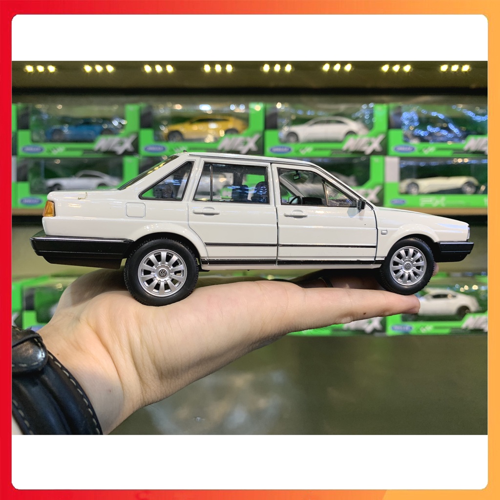 Mô hình xe Volkswagen Satana tỉ lệ 1:24 Welly